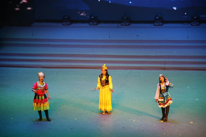 91香蕉视频下载地址設備效果是營造舞台氣氛的重要手段