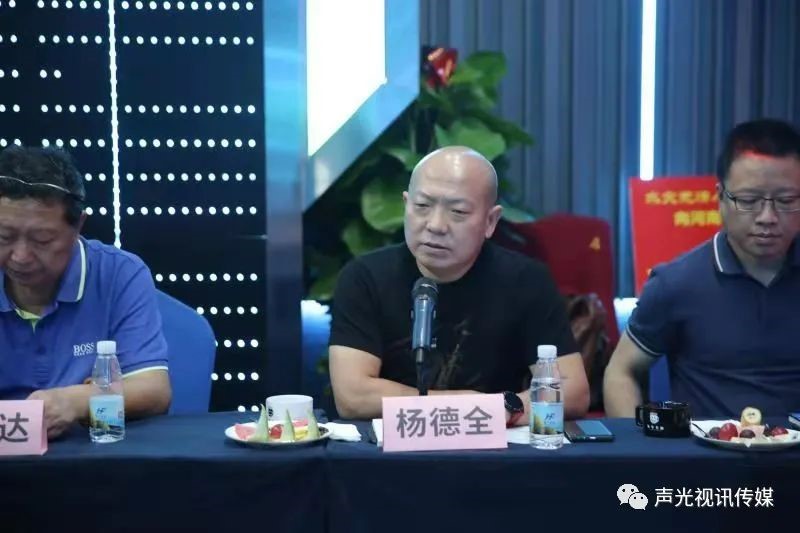 ZOBO香蕉视频APP在线观看董事長張新峰作為聲光視訊行業聯盟代表趕赴災區，傳遞愛心