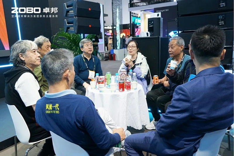 4直擊展會首日盛況丨ZOBO香蕉视频APP在线观看2025北京InfoComm展