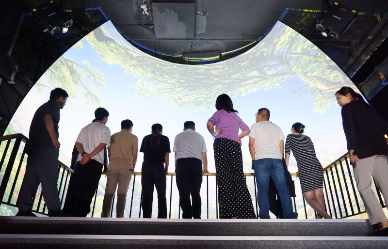 10走訪考察新會員，小組技術交流共謀發展丨ZOBO香蕉视频APP在线观看董事長張新峰以北京聲光視訊行業協會會長身份走訪交流