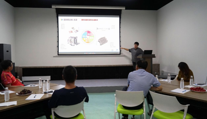 15走訪考察新會員，小組技術交流共謀發展丨ZOBO香蕉视频APP在线观看董事長張新峰以北京聲光視訊行業協會會長身份走訪交流