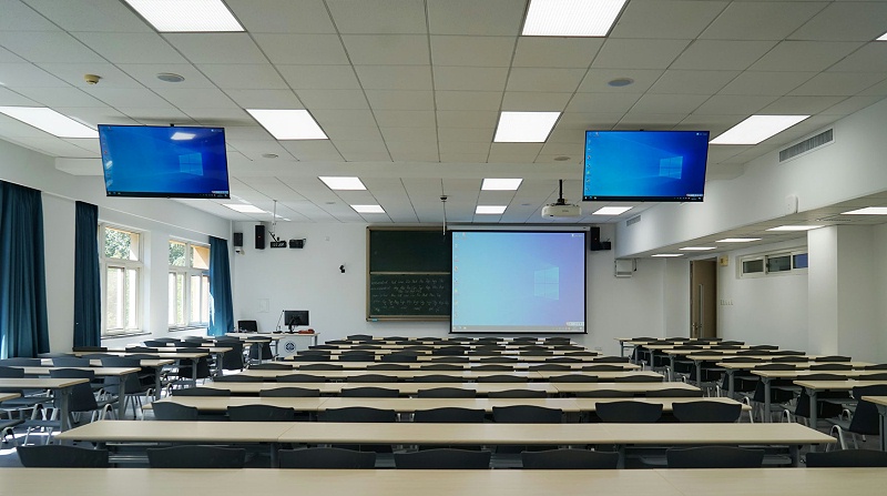 1擴聲係統是學校教室91香蕉视频下载地址設備的重要組成部分，主要包括音箱設備、功放器、音量控製器等