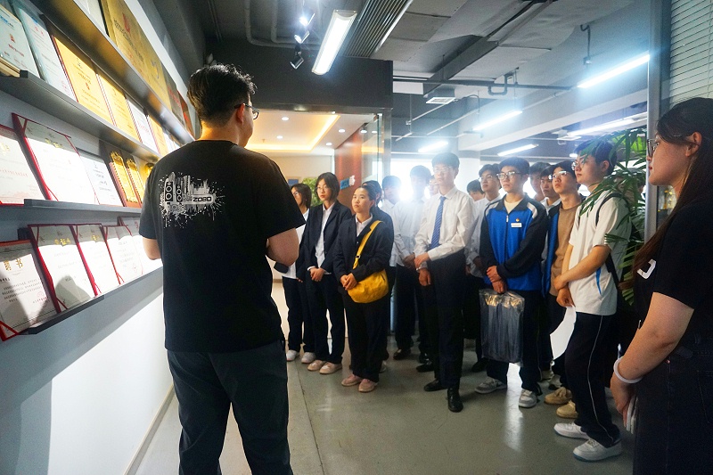 6校企合作 走進職場 協同育人丨歡迎北京市經貿技術學校師生來ZOBO香蕉视频APP在线观看參觀學習