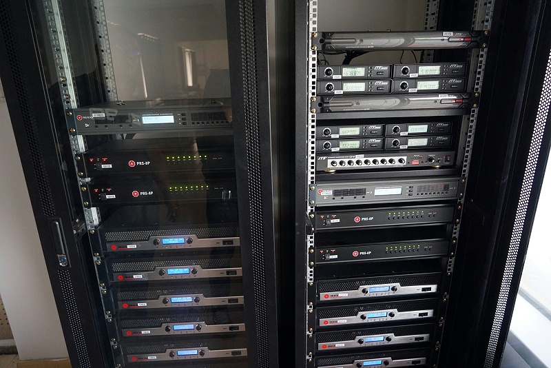 前級功放和後級功放：了解音質的兩大關鍵組成部分