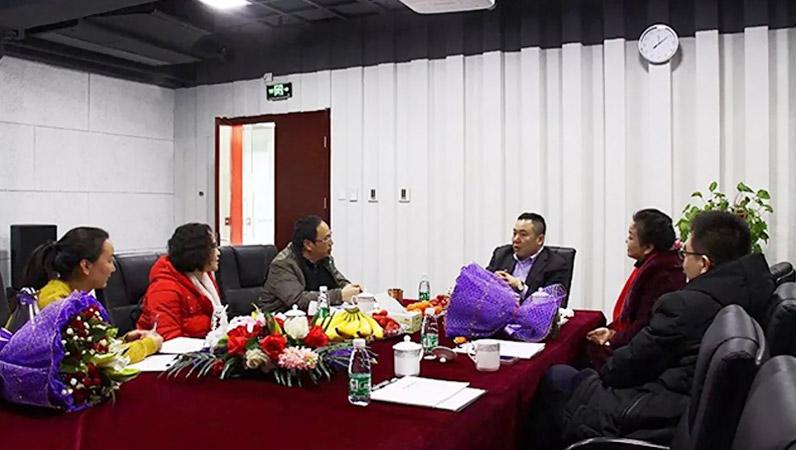 熱烈歡迎湖南吉首大學院領導蒞臨ZOBO香蕉视频APP在线观看企業