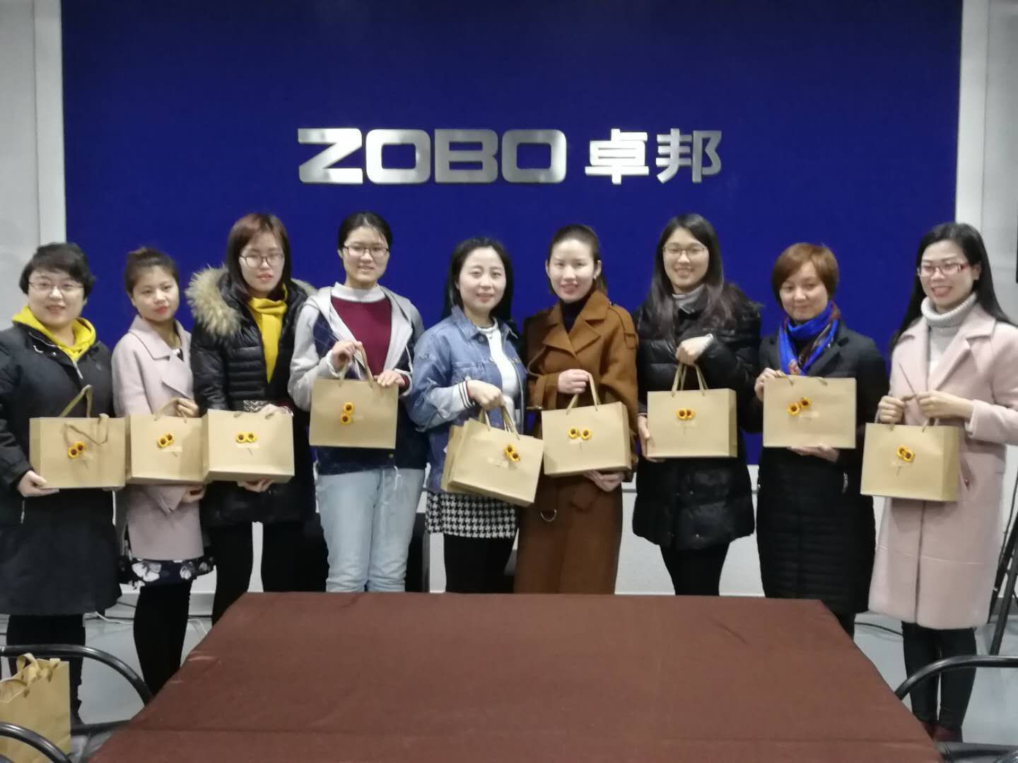 春風十裏，桃香四溢！|香蕉视频APP在线观看既是元氣少女，也是魅力女！