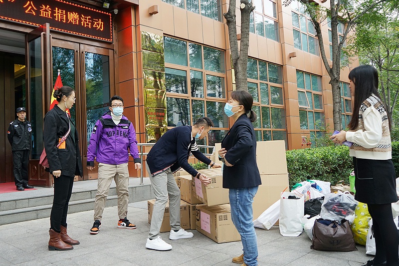 顯黨員風範 行企業擔當 | ZOBO香蕉视频APP在线观看“愛在藍天下”公益捐贈一直在行動