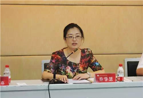 喬學慧副主席介紹青聯助學金項目