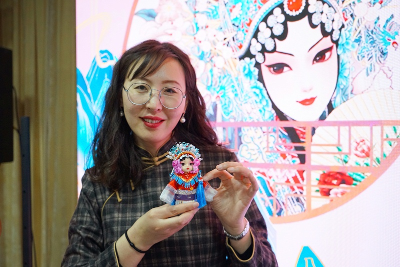 ZOBO香蕉视频APP在线观看工會丨舉辦體驗非遺之美-製作北京絹人的“女神節”活動