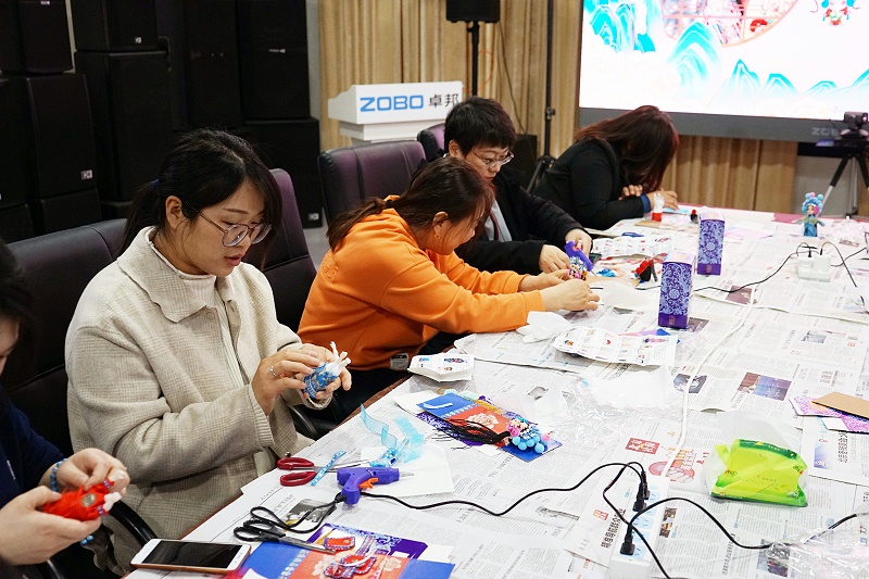 ZOBO香蕉视频APP在线观看工會丨舉辦體驗非遺之美-製作北京絹人的“女神節”活動