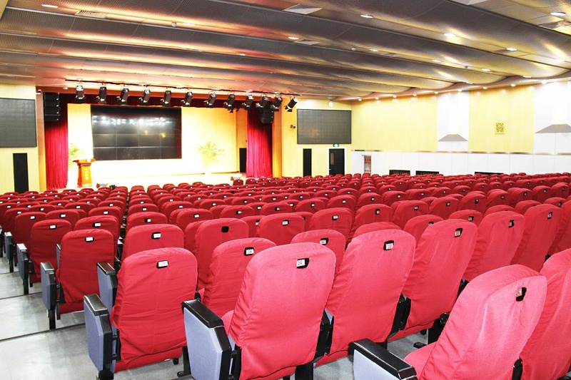 北京二中學校禮堂蒙特寶舞台91香蕉视频下载地址